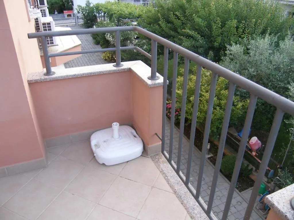 Apartment In Sukosan With Balcony, Air Conditioning, Wifi