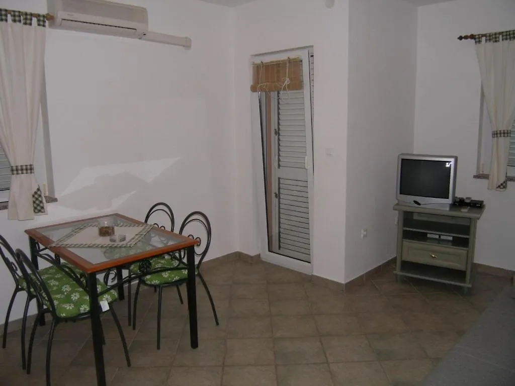 Apartment In Sukosan With Balcony, Air Conditioning, Wifi